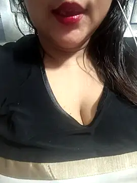 Jeenat  online show from January 18, 9:02 pm