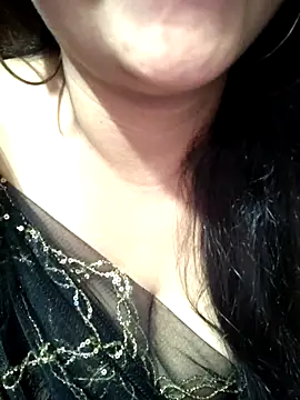 Jeenat  online show from February 17, 6:15 pm