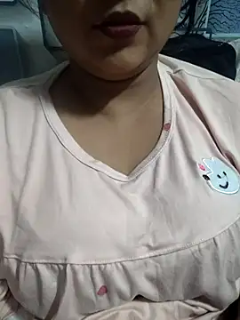 Jeenat  online show from February 26, 6:32 pm