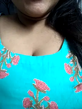 Jeenat  online show from March 7, 6:43 pm