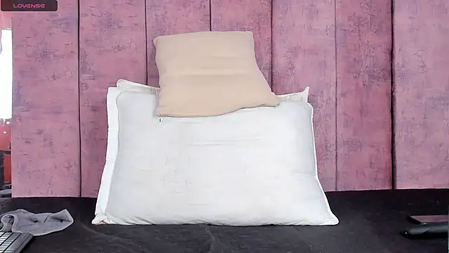 AshlieRoberts online show from December 19, 2:57 pm