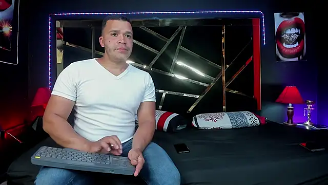 AndyandFran online show from December 5, 9:00 pm