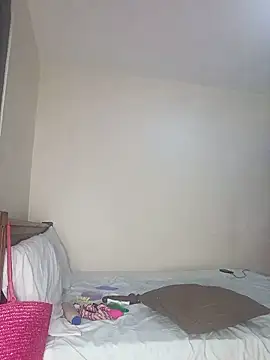 Juicylittle slute online show from July 1, 4:25 am