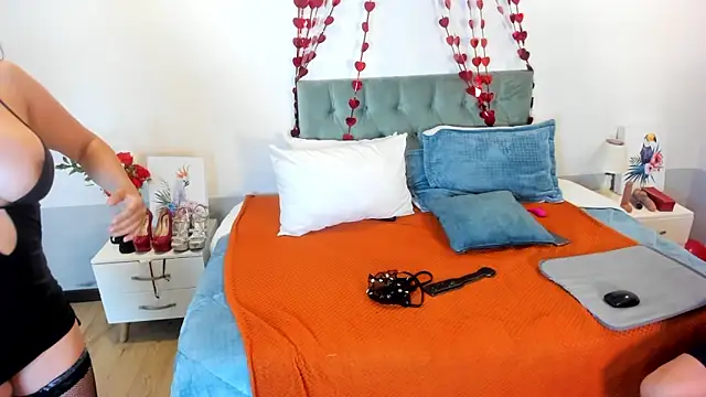 Sam and molly  online show from February 15, 10:42 pm