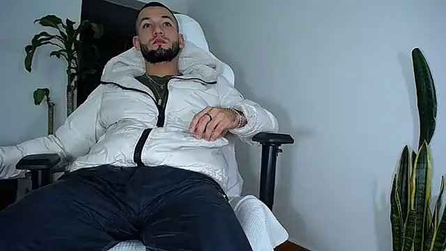 diamond black00 online show from February 13, 6:05 pm