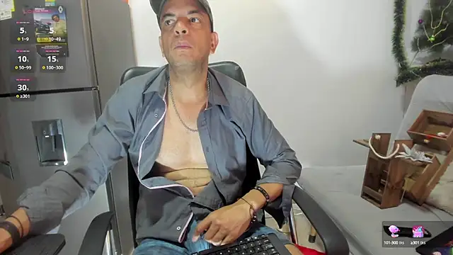 latinmartin73 online show from December 7, 6:04 pm
