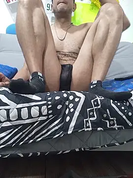 latinmartin73 online show from October 13, 2:11 am