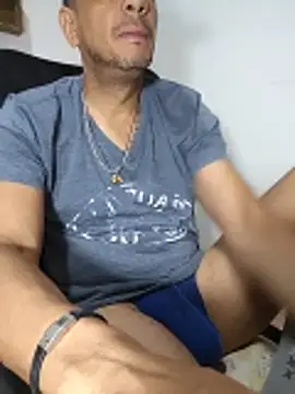 latinmartin73 online show from June 8, 3:23 pm