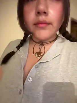 Snapshot of kittyfresita chatting on February 8, 2:04 am kittyfresita online show from February 8, 2:04 am