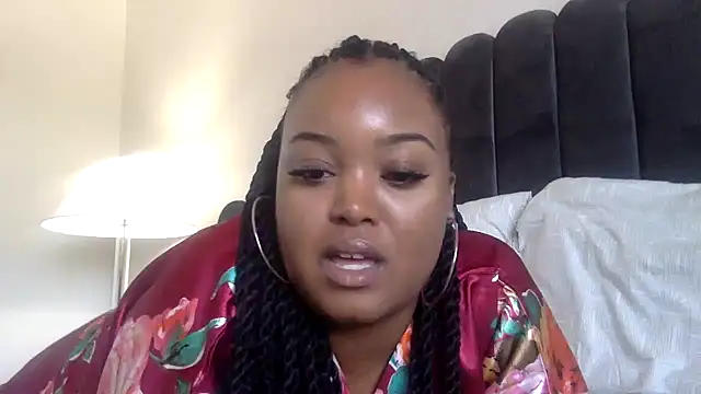 itsprettyfee online show from January 5, 9:03 pm