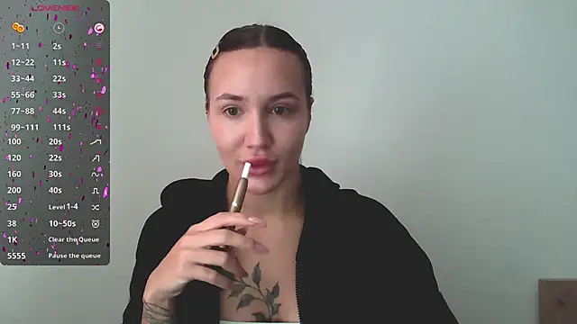 Stasia Queen online show from December 2, 9:45 am