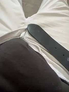 Young-hornyboy online show from June 2, 7:10 am