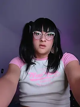 Snapshot of Kiitygirl chatting on July 7, 7:23 am Kiitygirl online show from July 7, 7:23 am