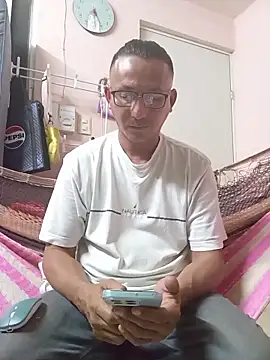 Andresguz35 online show from November 3, 4:03 am