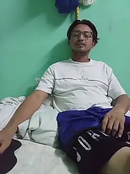 Andresguz35 online show from February 6, 4:28 am