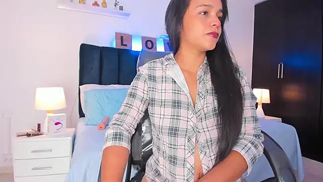 Mia brunette26 online show from January 17, 3:12 am