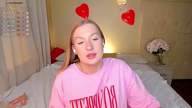 Emma  Leee online show from February 20, 4:07 am