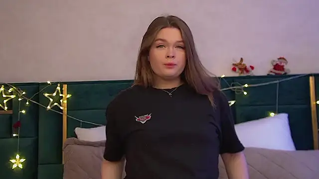 CrystalLyons online show from December 18, 6:19 am