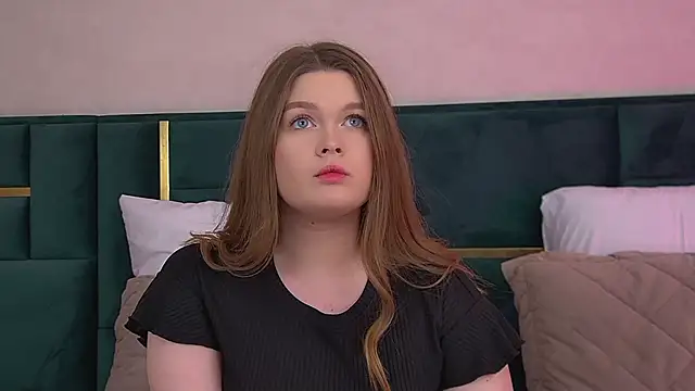 CrystalLyons online show from May 17, 6:22 am
