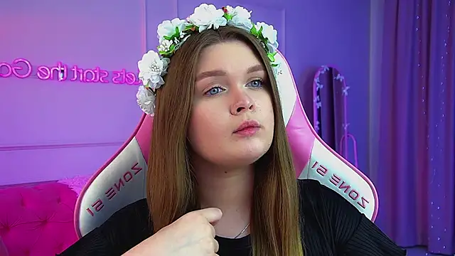 CrystalLyons online show from May 27, 1:57 am