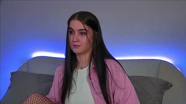 Snapshot of ChristinaMilton chatting on February 4, 6:27 pm ChristinaMilton online show from February 4, 6:27 pm