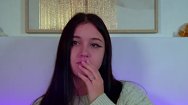 Snapshot of ChristinaMilton chatting on October 5, 5:39 am ChristinaMilton online show from October 5, 5:39 am