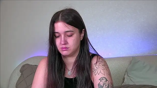 Snapshot of ChristinaMilton chatting on October 20, 6:08 pm ChristinaMilton online show from October 20, 6:08 pm