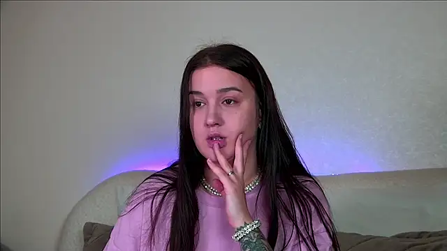 Snapshot of ChristinaMilton chatting on October 21, 6:19 pm ChristinaMilton online show from October 21, 6:19 pm