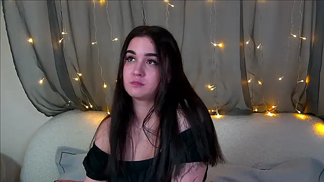 Snapshot of ChristinaMilton chatting on October 25, 6:24 pm ChristinaMilton online show from October 25, 6:24 pm