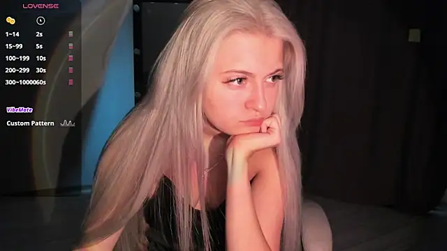 Snapshot of Lana_Younes chatting on October 20, 9:43 am Lana Younes online show from October 20, 9:43 am