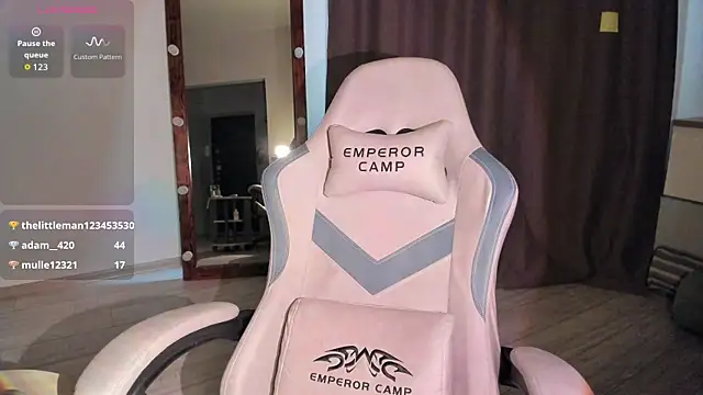 Snapshot of Lana_Younes chatting on November 23, 12:27 pm Lana Younes online show from November 23, 12:27 pm