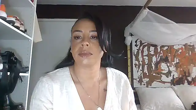 Snapshot of bigbootyjayda chatting on April 1, 3:09 pm bigbootyjayda online show from April 1, 3:09 pm