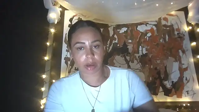 Snapshot of bigbootyjayda chatting on April 4, 10:51 pm bigbootyjayda online show from April 4, 10:51 pm