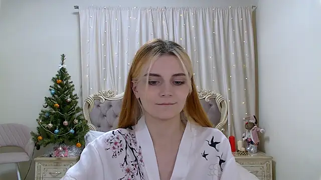Snapshot of KellyStone chatting on December 17, 12:12 am KellyStone online show from December 17, 12:12 am