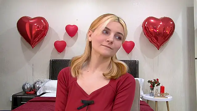 Snapshot of KellyStone chatting on February 16, 5:37 am KellyStone online show from February 16, 5:37 am