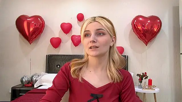 Snapshot of KellyStone chatting on February 16, 8:43 am KellyStone online show from February 16, 8:43 am