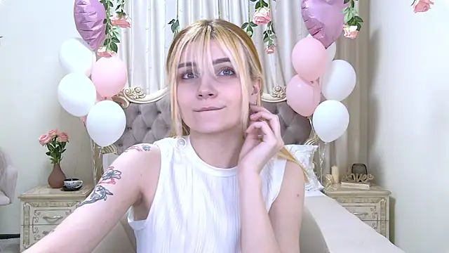 Snapshot of KellyStone chatting on February 26, 2:15 am KellyStone online show from February 26, 2:15 am