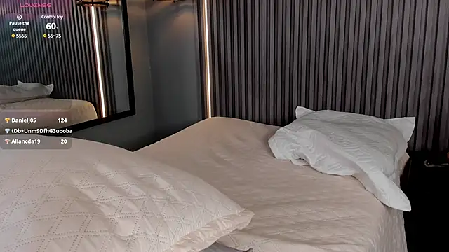 Snapshot of aura-baker chatting on January 27, 7:03 pm aura-baker online show from January 27, 7:03 pm