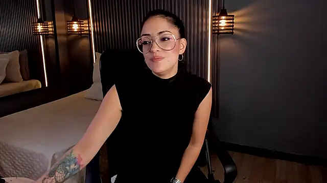 Snapshot of aura-baker chatting on January 31, 4:06 pm aura-baker online show from January 31, 4:06 pm