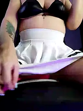 Snapshot of aura-baker chatting on February 11, 3:51 pm aura-baker online show from February 11, 3:51 pm