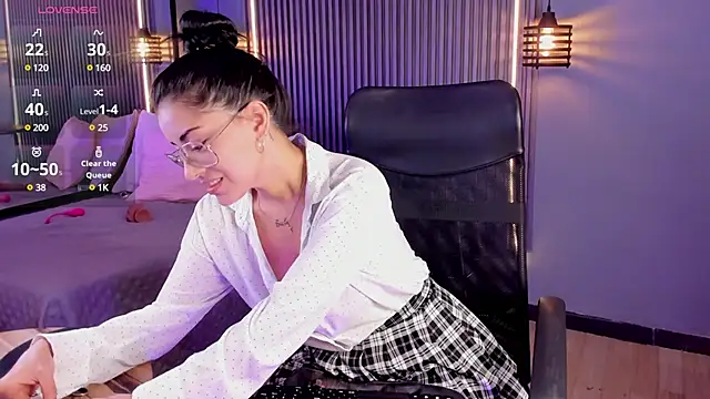 Snapshot of aura-baker chatting on February 19, 12:11 pm aura-baker online show from February 19, 12:11 pm