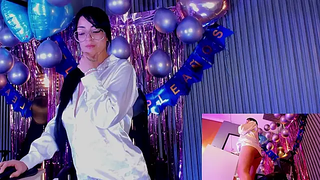 Snapshot of aura-baker chatting on March 8, 4:06 pm aura-baker online show from March 8, 4:06 pm