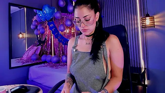 Snapshot of aura-baker chatting on March 11, 12:39 pm aura-baker online show from March 11, 12:39 pm