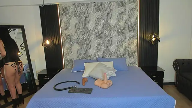 Snapshot of aura-baker chatting on November 1, 4:25 am aura-baker online show from November 1, 4:25 am