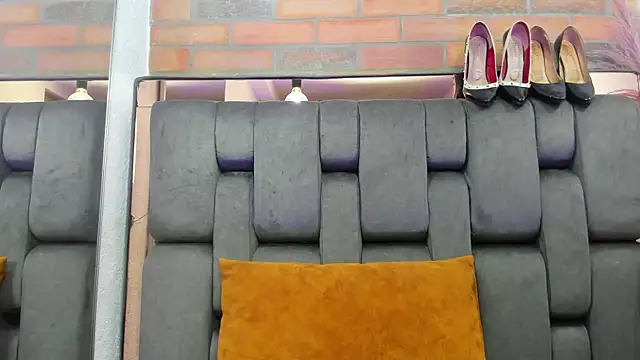 JESSYCORTES online show from October 3, 2:14 pm