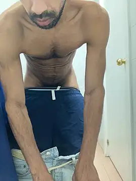 Lucascacaca online show from December 10, 7:00 pm