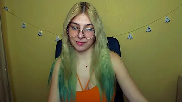 Snapshot of Luna_Lush_ chatting on December 14, 12:33 pm Luna Lush online show from December 14, 12:33 pm