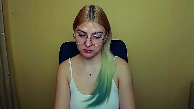 Snapshot of Luna_Lush_ chatting on January 14, 11:31 am Luna Lush online show from January 14, 11:31 am