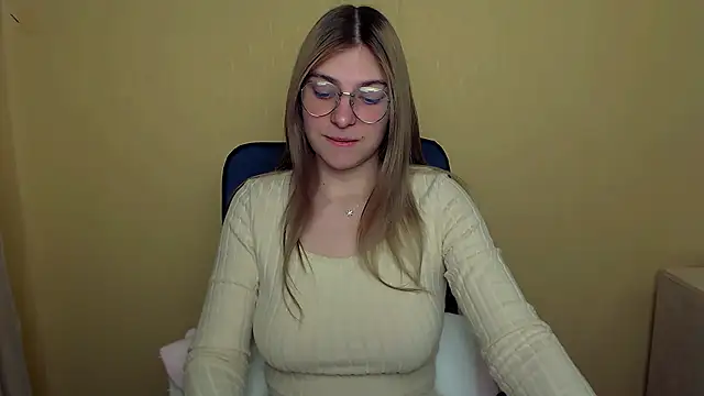 Luna Lush  online show from October 1, 8:42 am