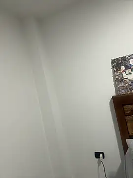 SophiaWeestt99 online show from June 18, 1:17 am